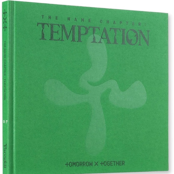 Tomorrow x Together Photobook & CD Set! - Picture 3 of 9